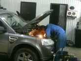 Снятие установка ремонт генератора на автомобиле Land Rover 1